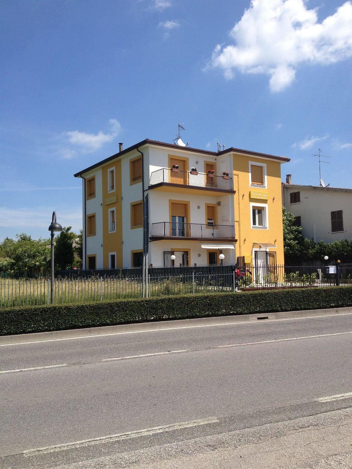 Perla Del Lago Rent Apartments Sirmione Exterior photo