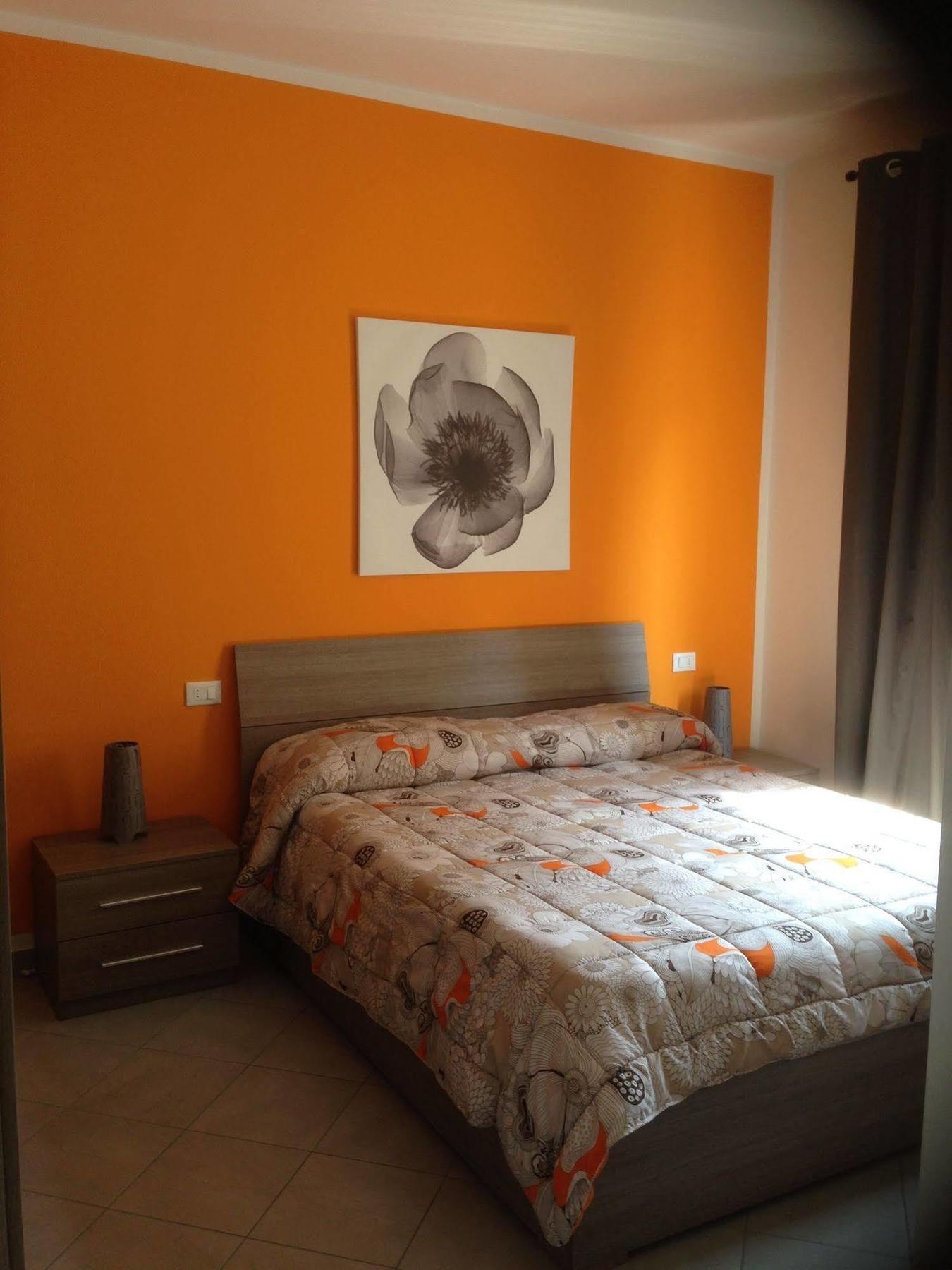 Perla Del Lago Rent Apartments Sirmione Exterior photo