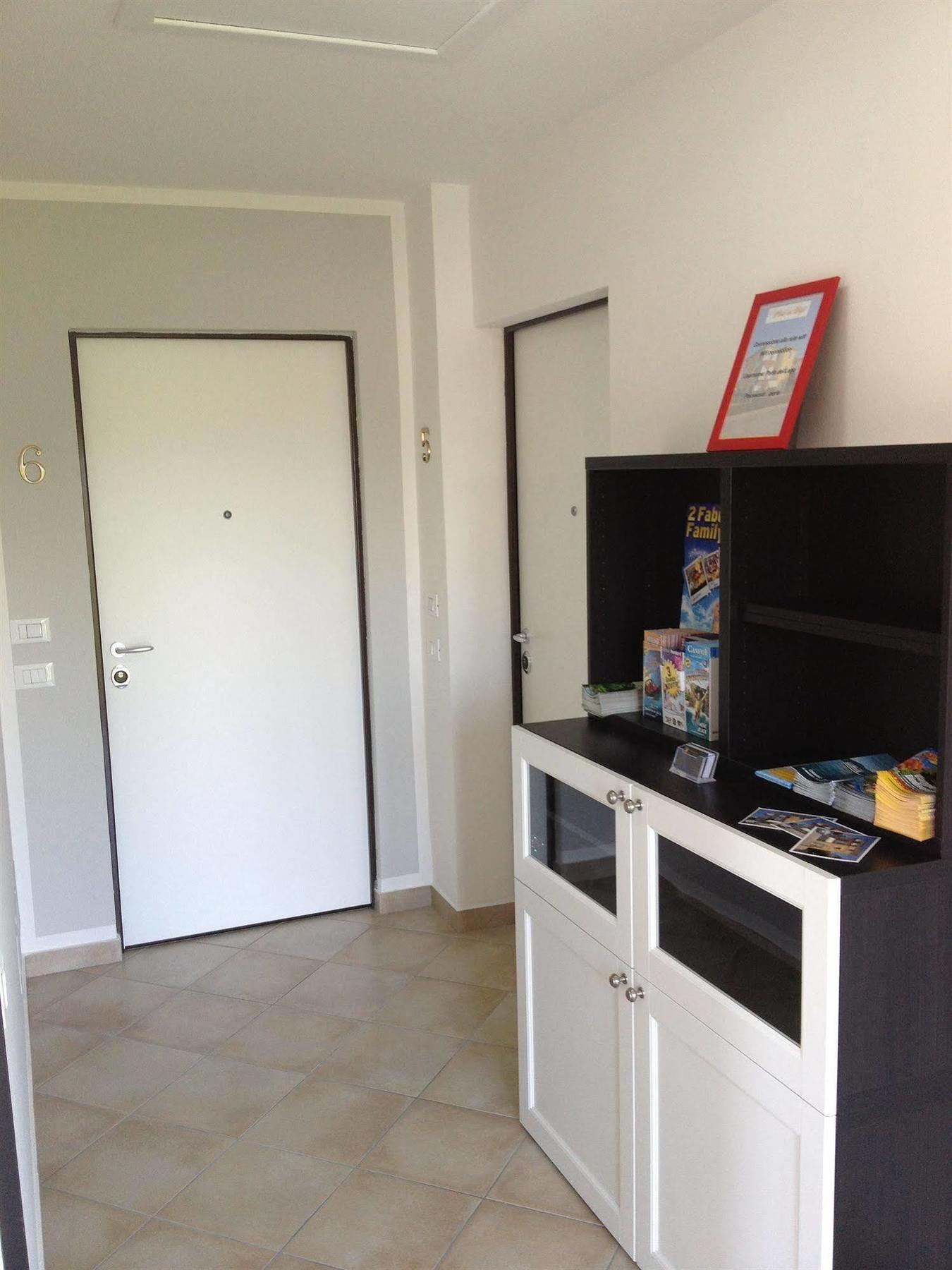 Perla Del Lago Rent Apartments Sirmione Exterior photo