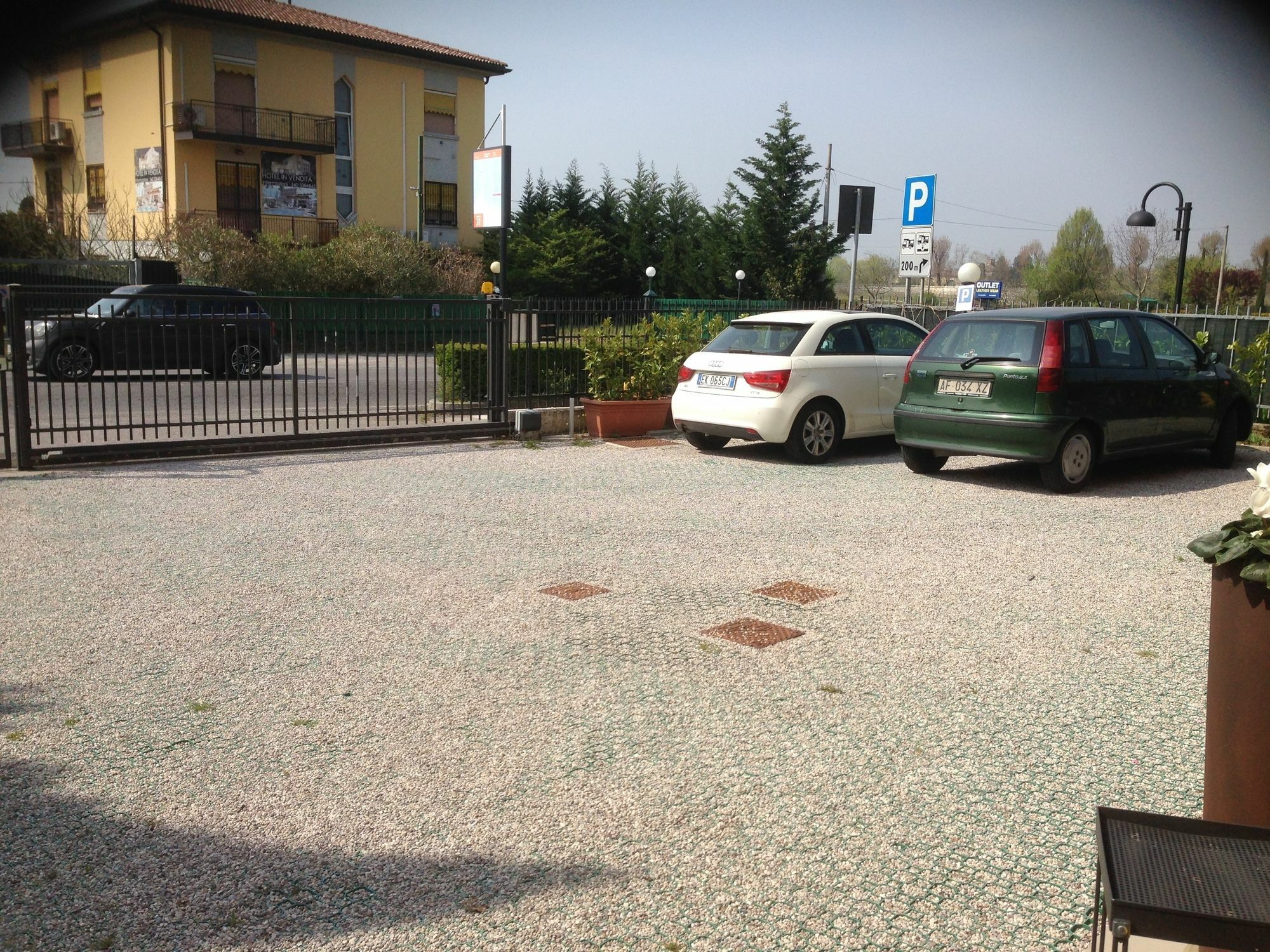 Perla Del Lago Rent Apartments Sirmione Exterior photo